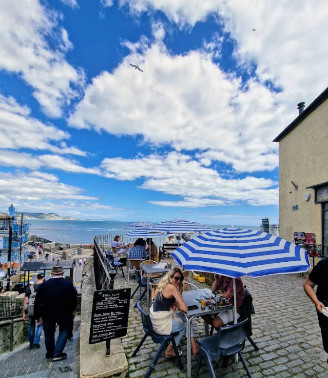 Bell Cliff Restaurant interior